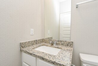 Building Photo - 14042 Chinook Dr