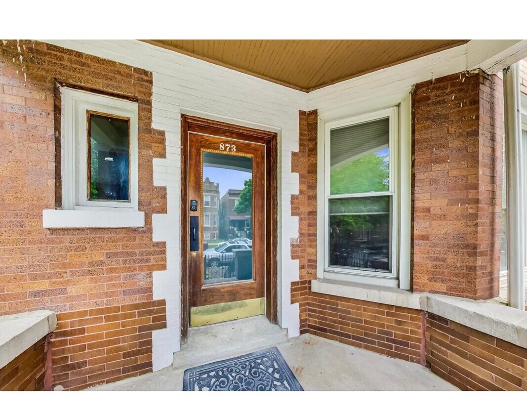 Building Photo - 873 N Richmond St