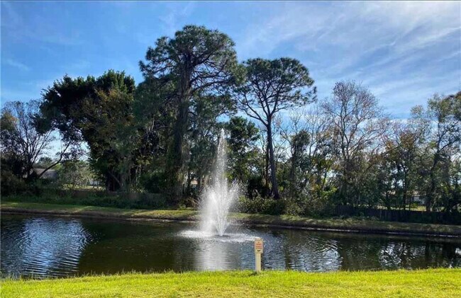 Building Photo - 5552 Bentgrass Dr