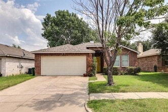 Building Photo - 638 Silvertop Rd