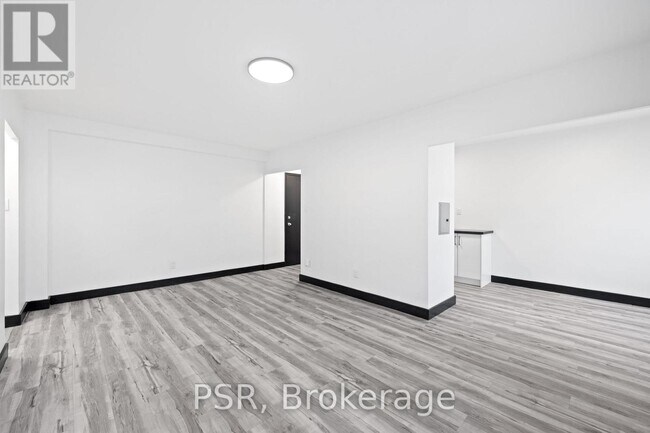 Photo du bâtiment - 600 Eglinton Ave W
