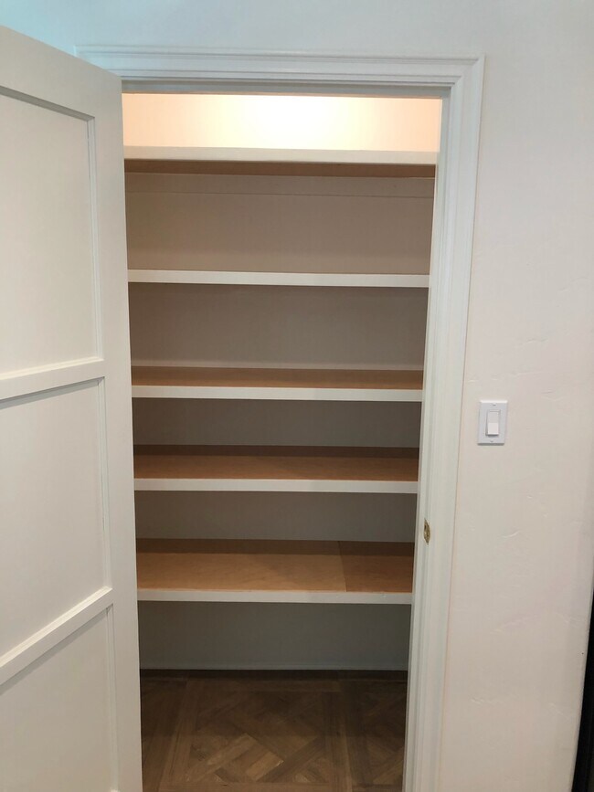 Pantry - 1414 S Garnsey St