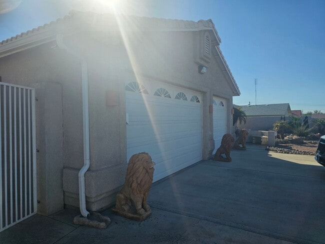 Building Photo - Furnished or Unfurnished Full Solar Pool Home