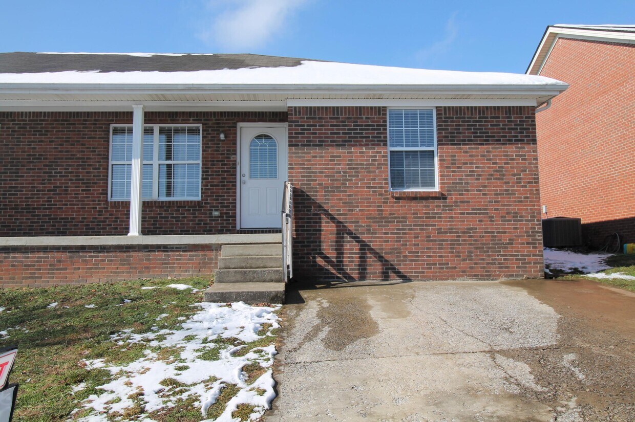 Primary Photo - 215 Homestead Dr