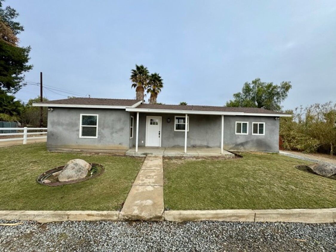 Primary Photo - Newly remodeled single story home on land ...