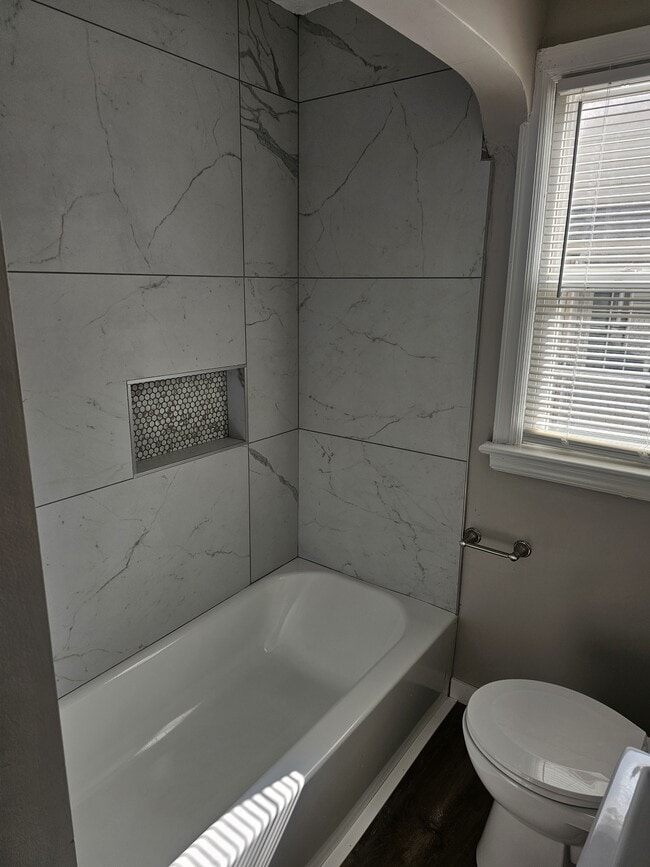 Building Photo - 2609 Avalon Pl
