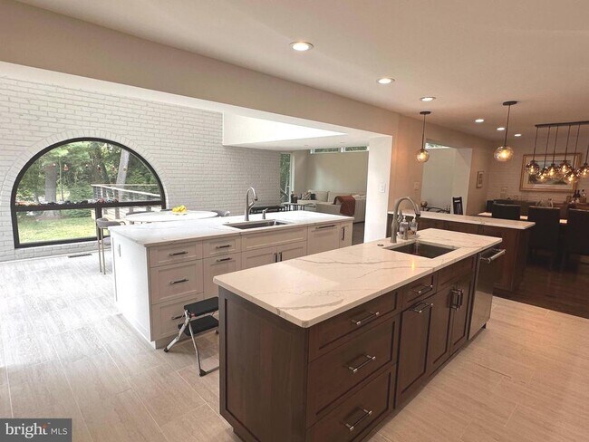 Foto del edificio - 6005 Neilwood Dr