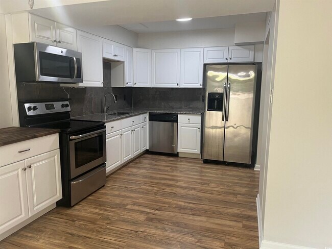 Building Photo - 101 Mayrant Bluff Rd