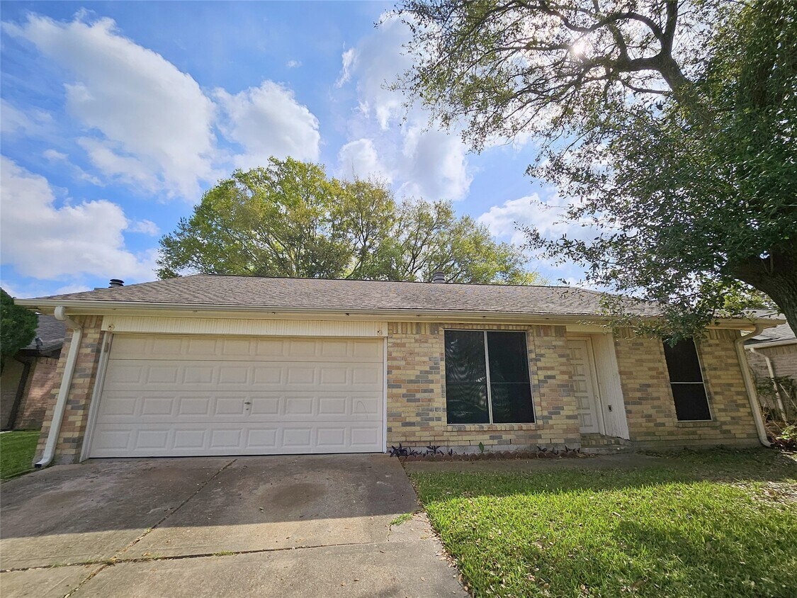 Foto principal - 7423 San Lucas Dr