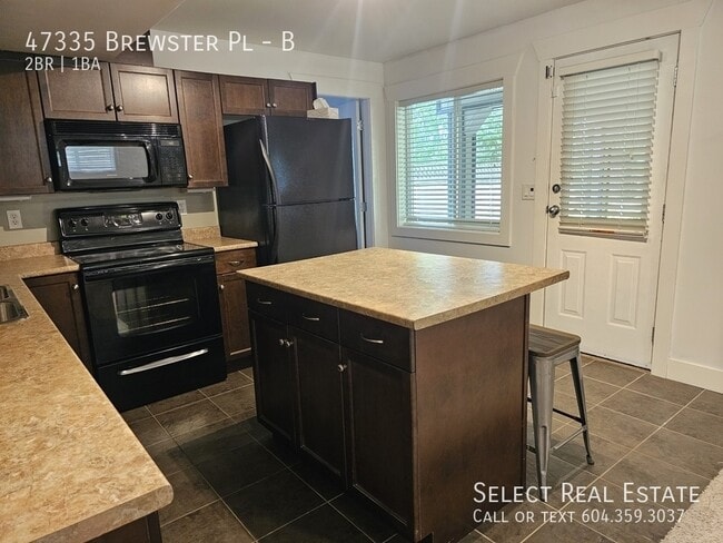 Building Photo - 47335 Brewster Pl