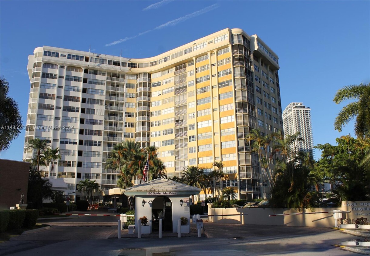Primary Photo - 100 Golden Isles Dr