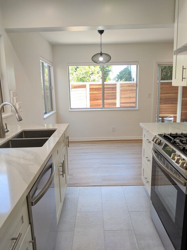 Building Photo - 853 16th St