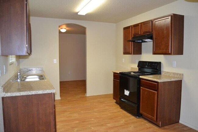 Building Photo - Hunters Pond - 2210 Fishing Stone, San Ant...