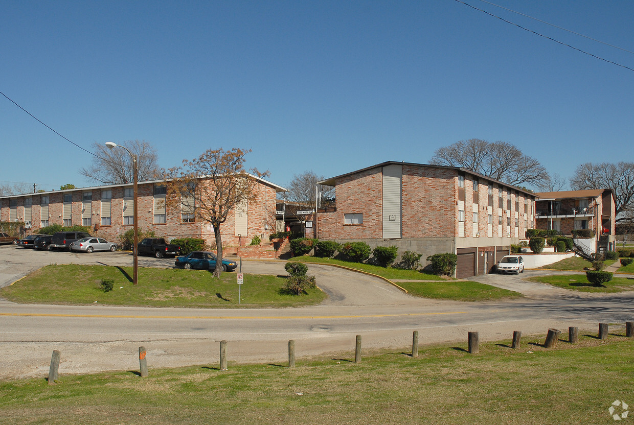Primary Photo - Skylane Central