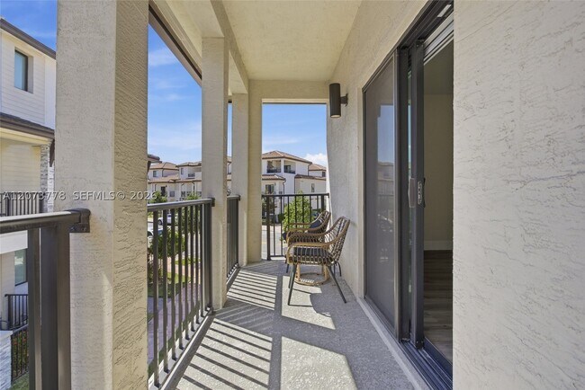 Foto del edificio - 4426 NW 83rd Pkwy