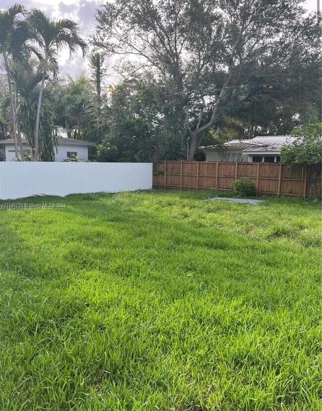 Building Photo - 5757 SW 58th Terrace