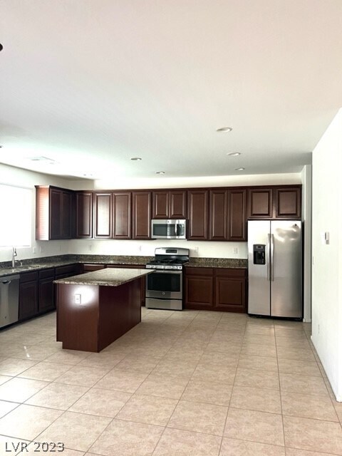 Foto del edificio - 8080 Satin Carnation Ln