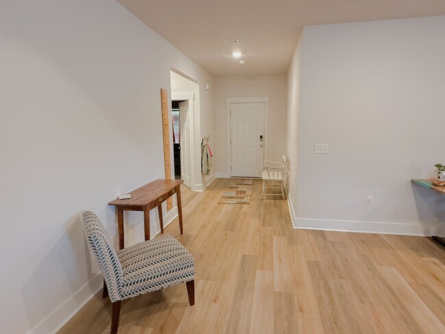 Foto del edificio - 6581 Forest Bay Ave