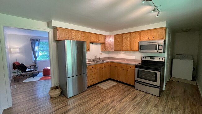 Building Photo - 8130 Schleppi Rd