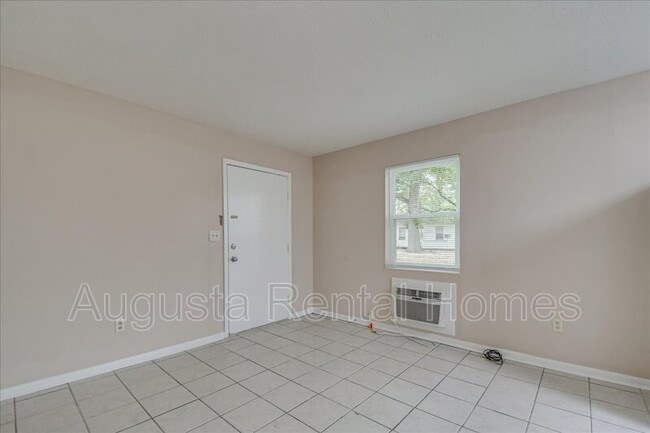 Building Photo - 331 Verdery Dr