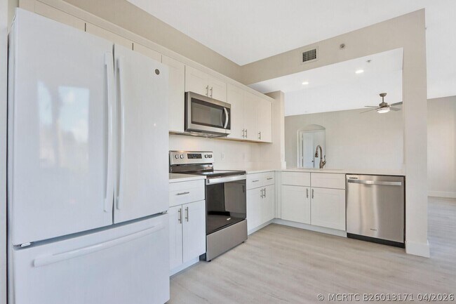 Foto del edificio - 11025 Legacy Blvd