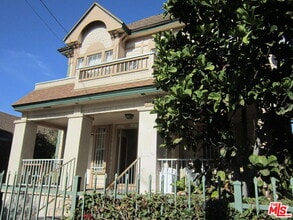 Building Photo - 1249 W 25th St