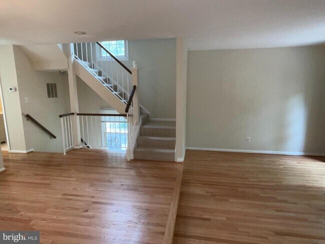 Building Photo - 1311 Templeton Pl