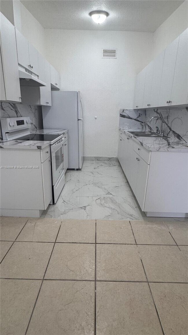 Foto del edificio - 3019 NW 204th Ter