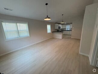 Building Photo - 1075 Jenkins Rd