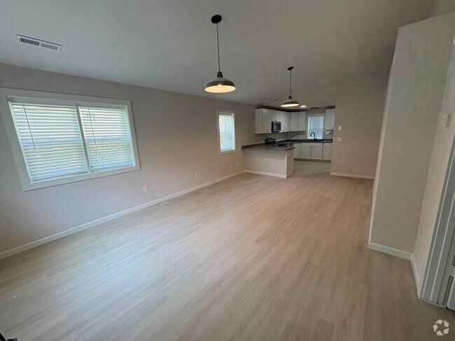 Building Photo - 1075 Jenkins Rd