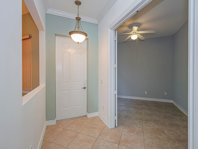 Photo - 1835 Bridgepointe Cir House