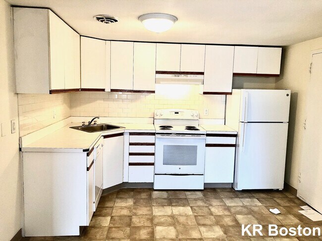 Building Photo - 74 Riverside St