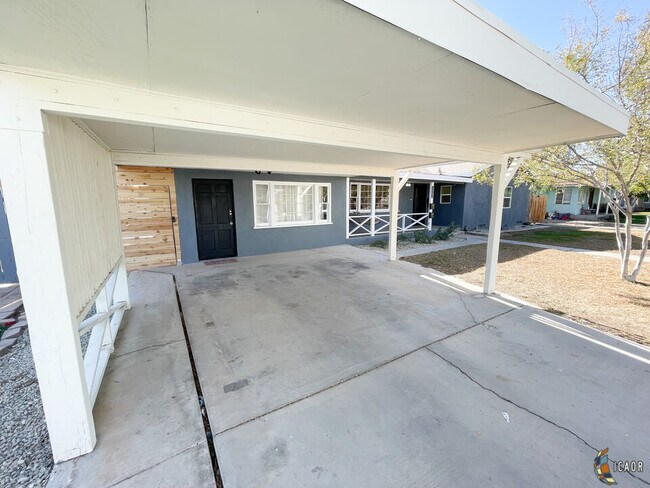 Building Photo - 561 Wensley Ave