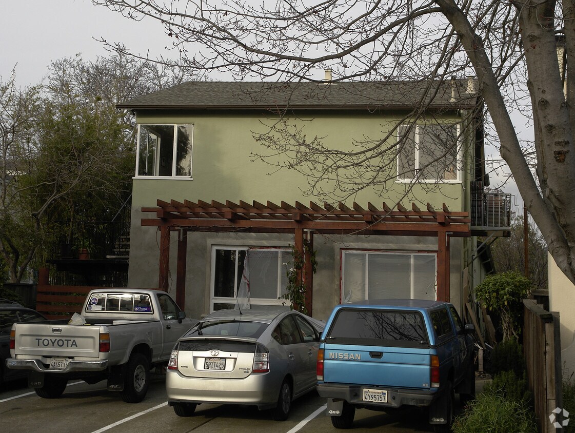 Foto del edificio - 424 Avon St