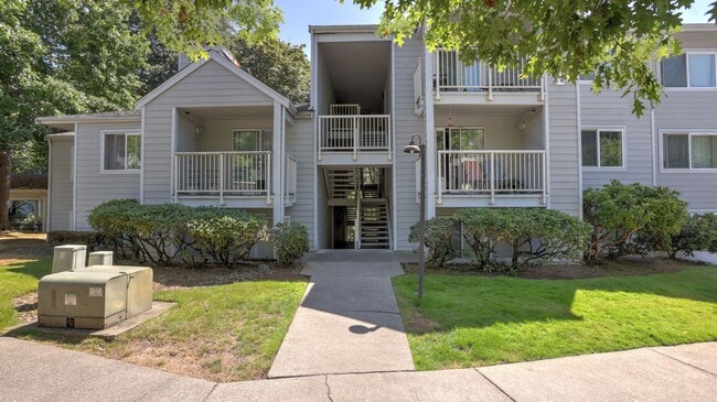 Building Photo - 975 Aberdeen Ave NE