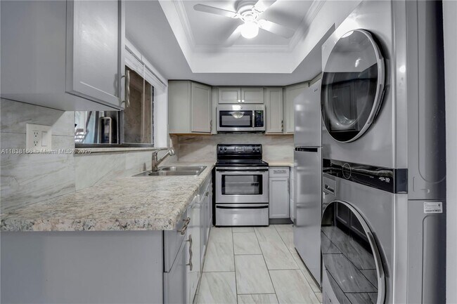 Foto del edificio - 2530 Coral Springs Dr