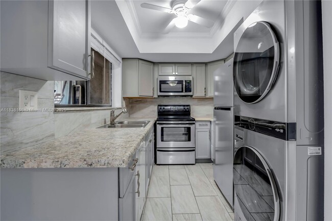 Building Photo - 2530 Coral Springs Dr