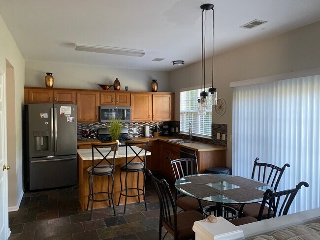 Kitchen - 3005 Azalea Hills Dr