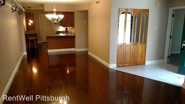Building Photo - 1261 Stanford Ct