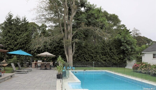 Foto del edificio - 143 Hallock St