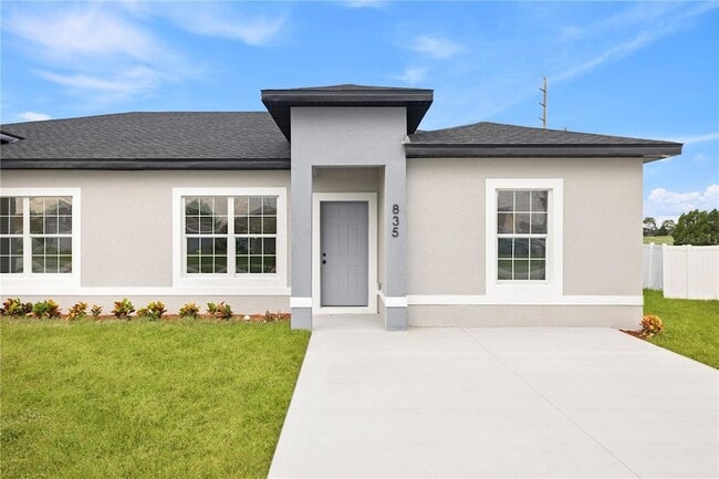 Building Photo - 835 Colville Dr