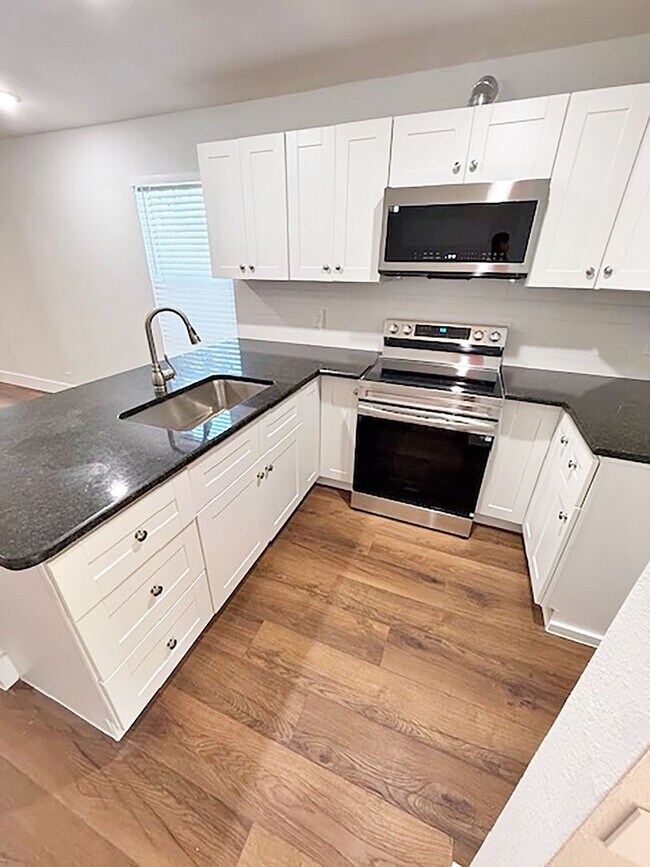 Foto del edificio - NIce 2 Bdrm 1 Bath Home near UNT and I-35E...