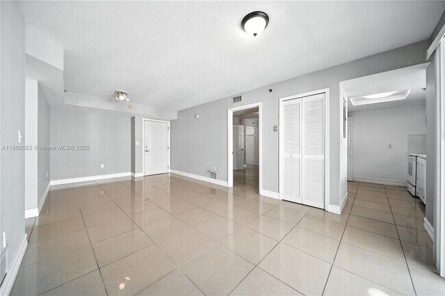 Foto del edificio - 2415 NW 16th St Rd