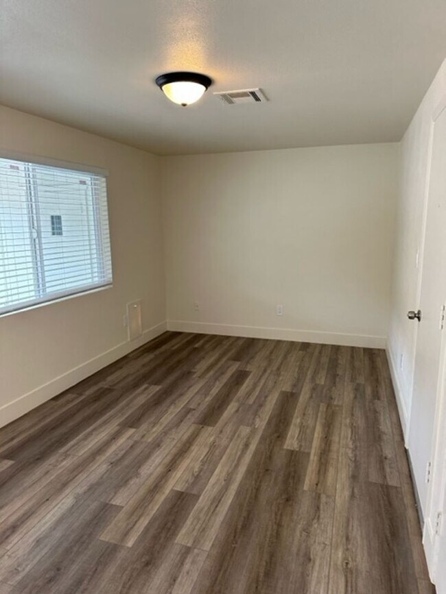 Foto del edificio - 1817 W Wood Dr