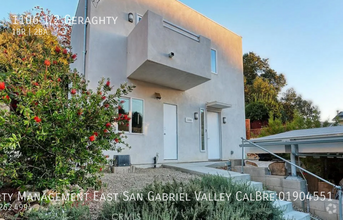 Building Photo - 1106 1/2 Geraghty Ave