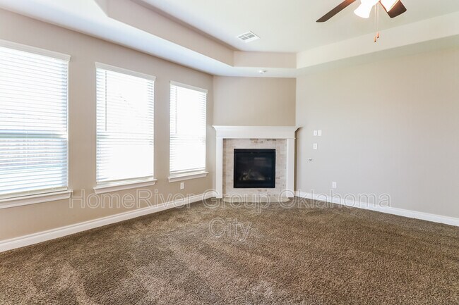 Building Photo - 6404 NW 162nd Ct
