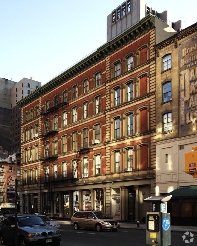 Fotografía del edificio - 115-123 W Broadway