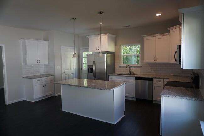 Building Photo - 3916 Freedom Dr