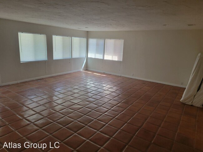 Foto del edificio - 3 br, 2.5 bath House - 908 Vegas Valley Dr.