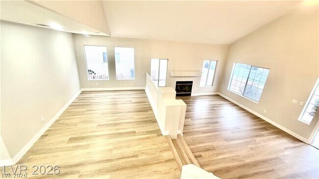 Foto del edificio - 4595 Barnes Ct
